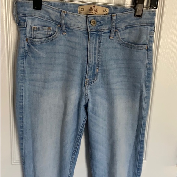 Hollister High Rise Super Skinny Jeans - Picture 3 of 4